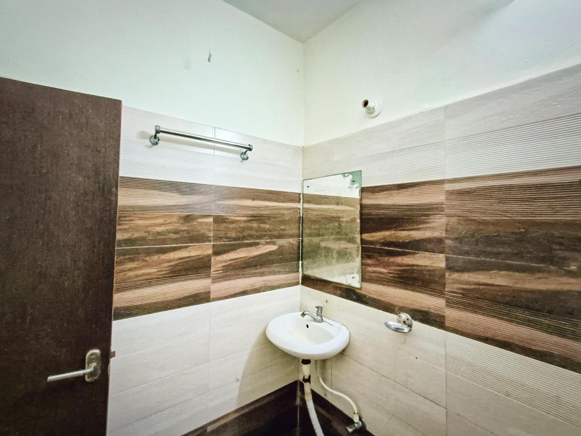Rest Inn Hotel Newtown Road Near Tata Medical Kolkata Luaran gambar