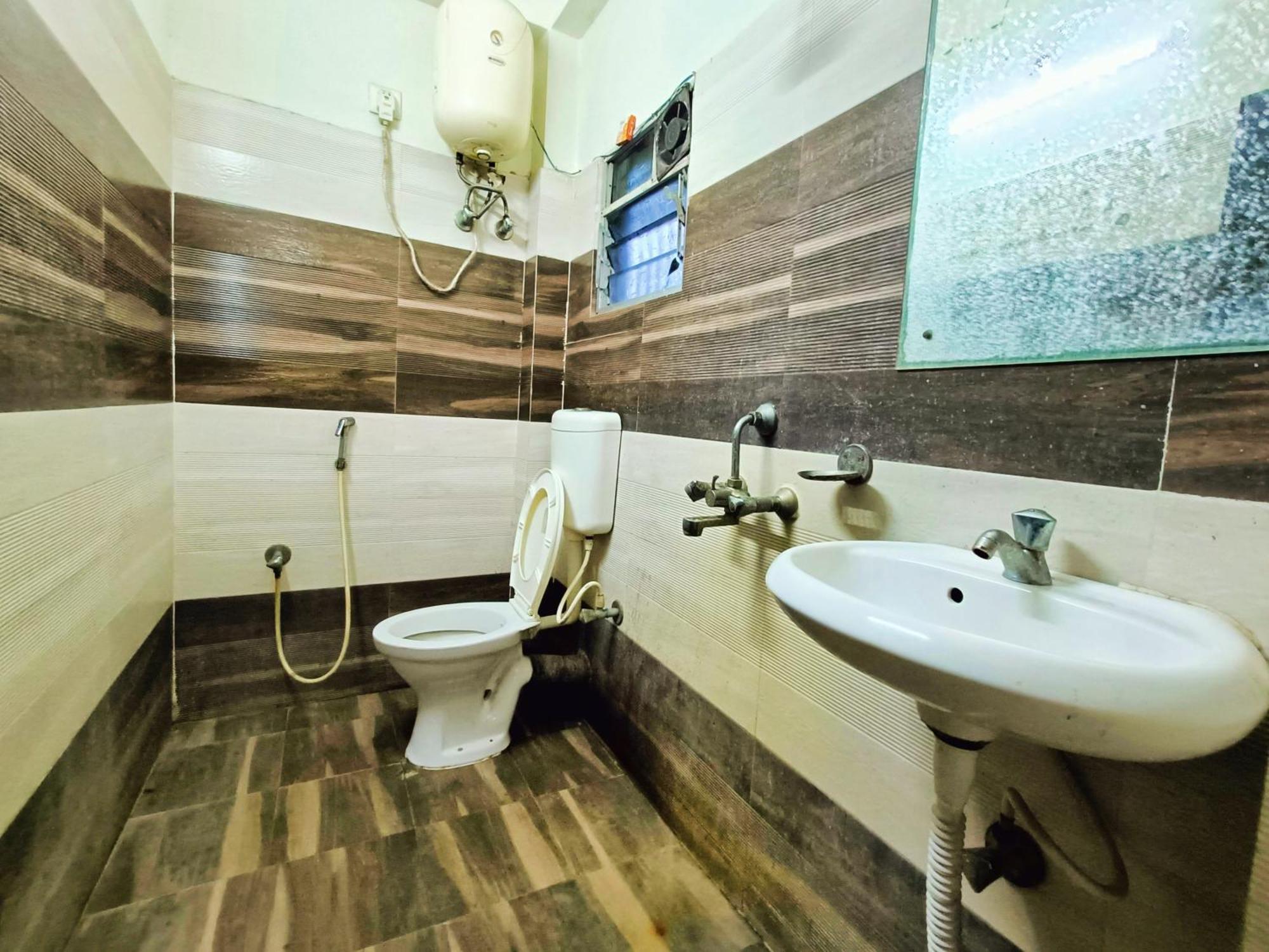 Rest Inn Hotel Newtown Road Near Tata Medical Kolkata Luaran gambar